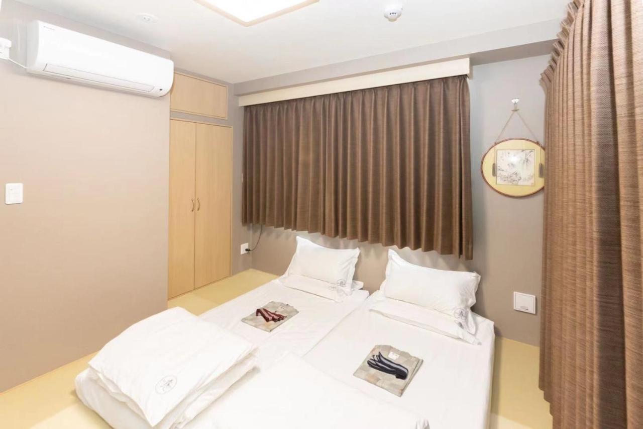 Light - Vacation 17225v Hotel *